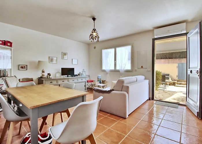 T2 Prunello By Intendance Excellency Porto-Vecchio (Corsica)